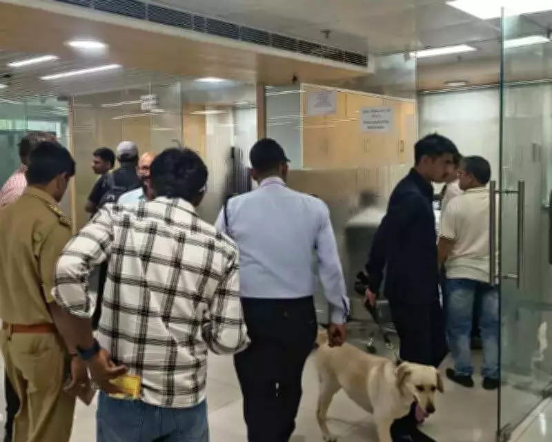 Lucknow Passport Office Evacuated After Bomb Threat Email, No Explosives Found