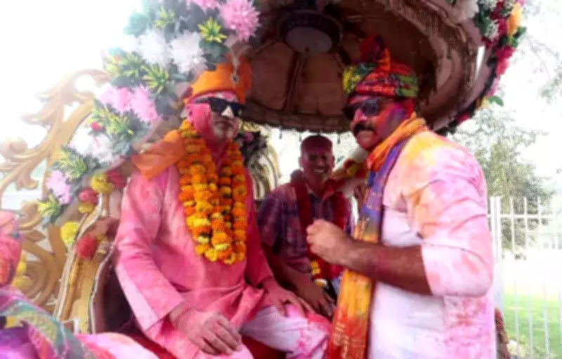 Lucknow Police Celebrates Holi with Procession, Chariot Entry After Festival Duty