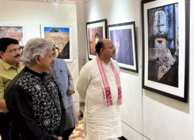 Lucknow & Varanasi Photographers Showcase Historic India in UP Exhibition