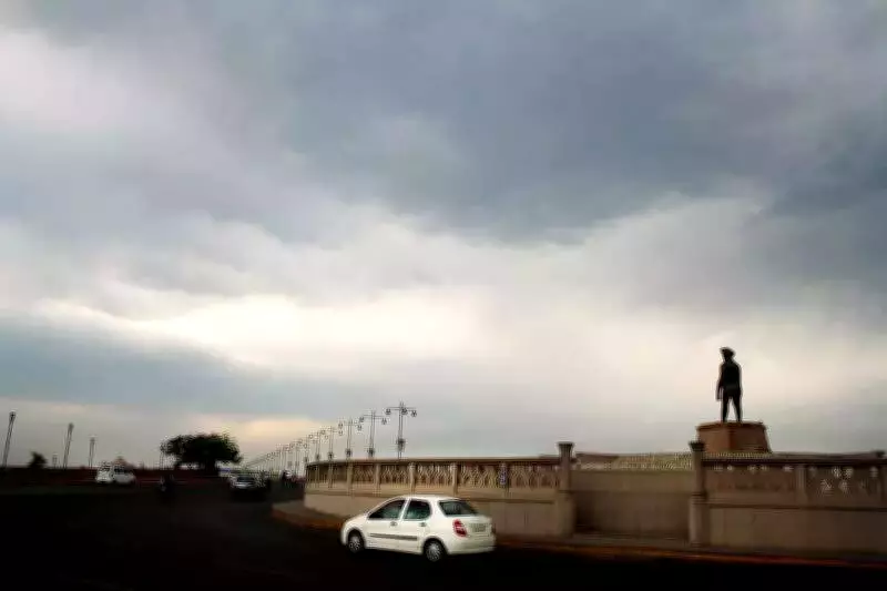 Lucknow Weather: Pleasant Conditions with Light Rain, More Showers Expected