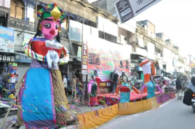 Lunar Eclipse Sparks Holika Dahan Timing Confusion in Kanpur