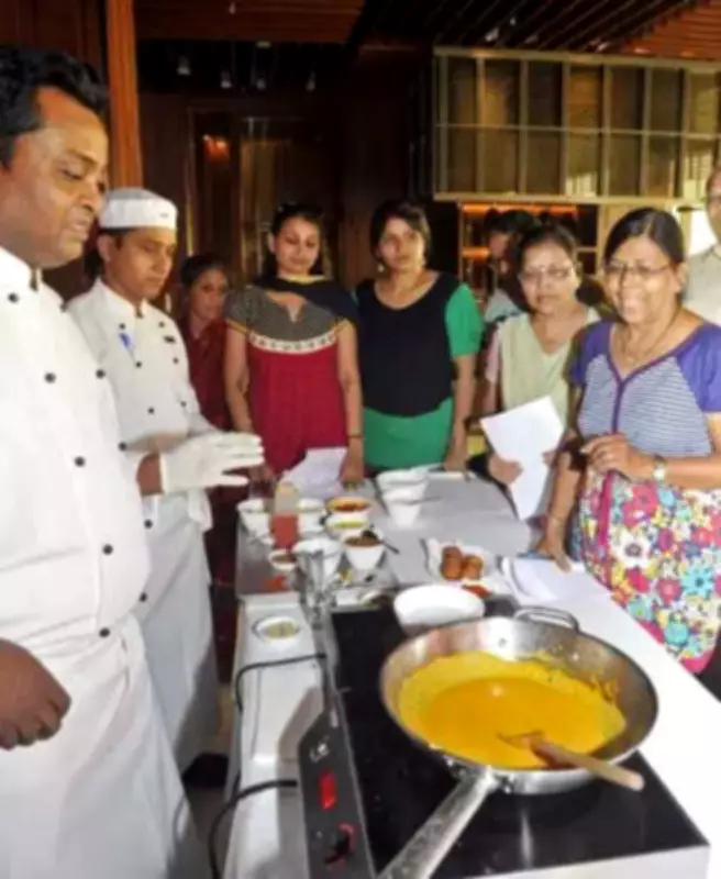 Madhya Pradesh Hotels Switch to Electric Cooking Amid LPG Supply Crisis