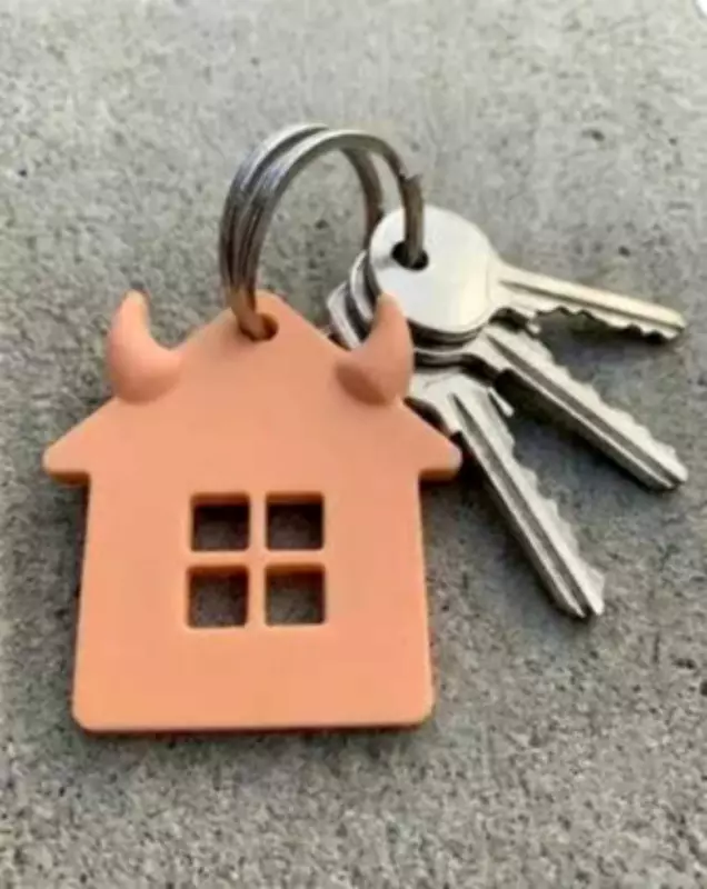 Maharashtra CM Fadnavis Unveils Ambitious Slum Redevelopment and Affordable Housing Master Plan