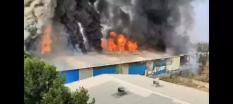 Major Fire at Bengaluru Mattress Factory Causes Injuries, Damages Apartment Complex
