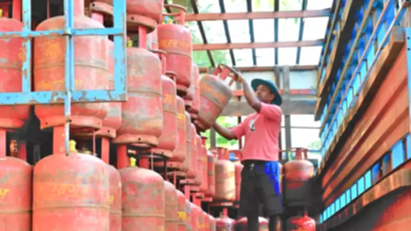 Major Indian Cities Face LPG Shortage Crisis as Geopolitical Tensions Disrupt Supply