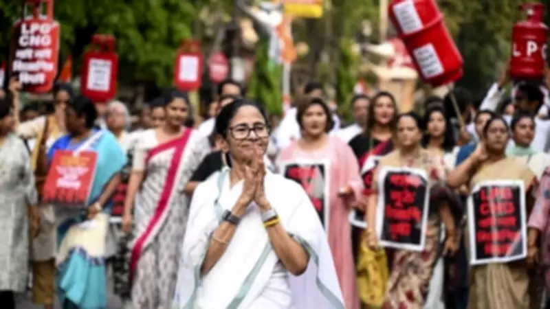 Mamata Banerjee Leads Street Protest Against LPG Price Hike, Criticizes BJP