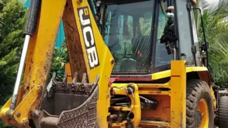 Man Dies After Being Run Over by JCB Machine in Delhi's Shakurpur Area