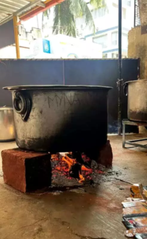 Mangaluru Hospital's Meal Project Switches to Firewood Amid LPG Crisis