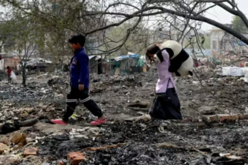 Massive Fire Destroys 300-400 Jhuggis in Delhi's Uttam Nagar, 1,200 Residents Displaced