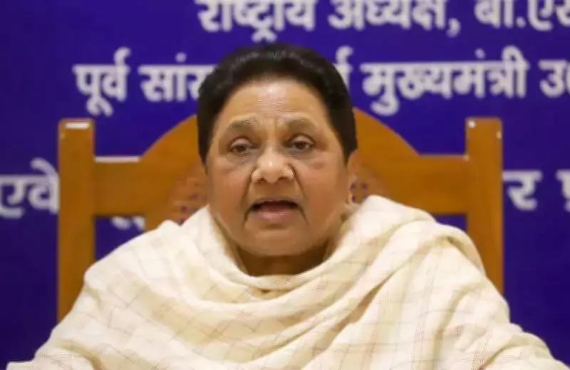 Mayawati Slams Congress, SP for 'Opportunistic' Tributes to Kanshi Ram