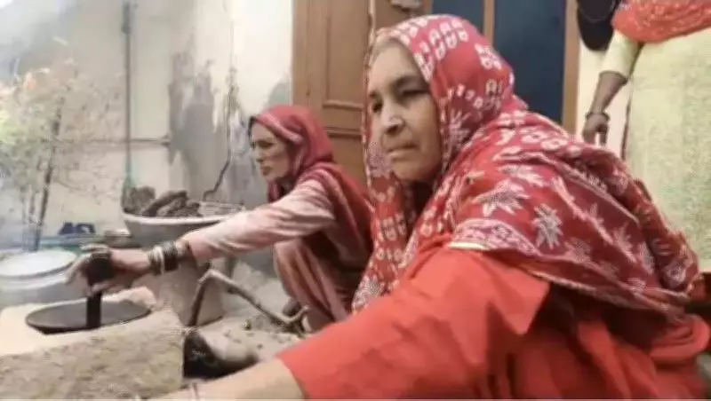 Middle East Conflict Disrupts Sikh Siropa Tradition, SGPC Faces Supply Crunch