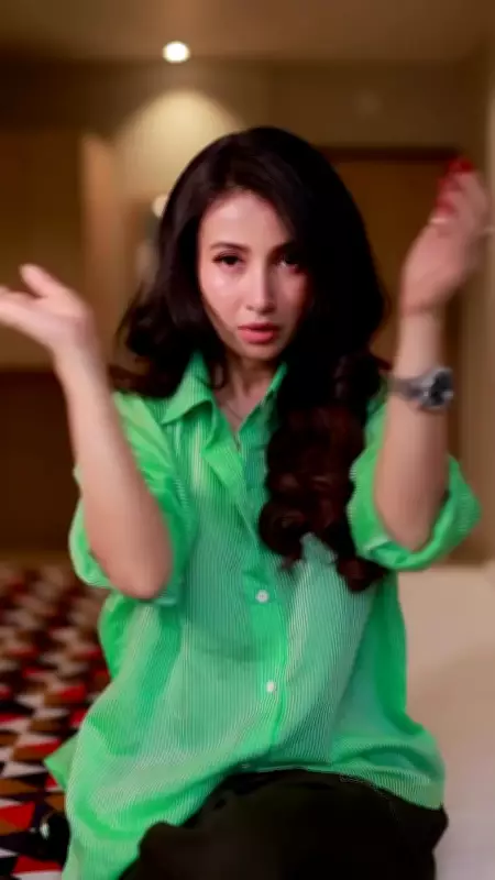 Monami Ghosh's Digital Style Transformation: Switching Looks with a Click