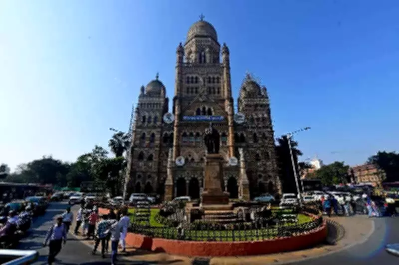 Mumbai BMC Crackdown After Mob Attack: Commissioner Orders Action on Hawkers, Shopkeepers