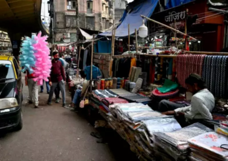 Mumbai Hawker Crackdown Faces Criticism from Shiv Sena Leader Sanjay Nirupam