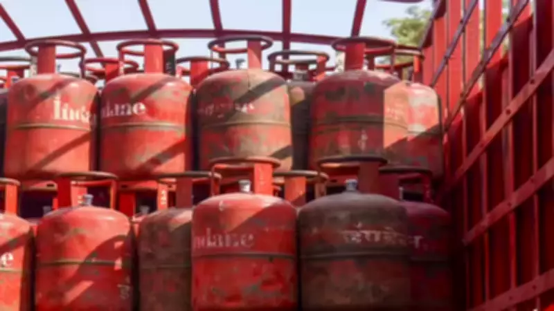 Mumbai LPG Cylinder Theft: 27 Stolen from Delivery Vehicle in Kandivali