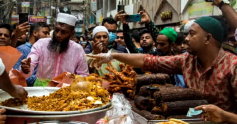Mumbai Ramadan Menus Shift from Meat to Khichda Amid LPG Shortage