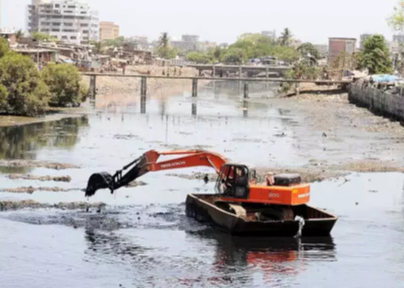 Mumbai's Mithi River Desilting Faces Contractor Crisis, BMC Considers Inexperienced Bids