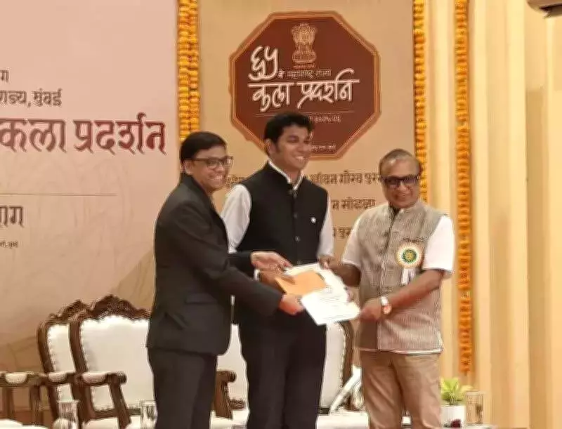 Nagpur Artist Yogesh Adkine Wins State Art Award for 'Untold Story 11' Painting