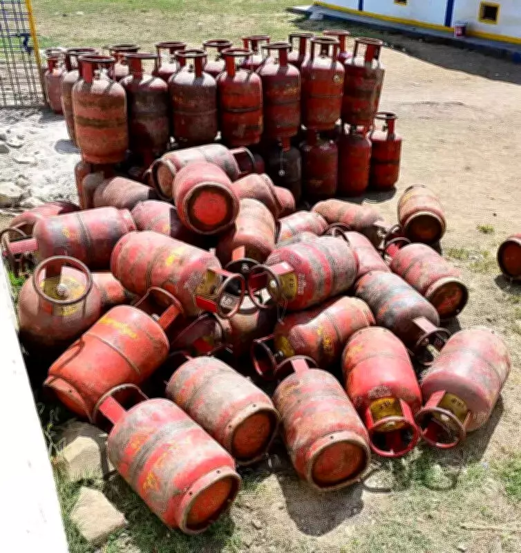 Nagpur Cloud Kitchens Struggle Amid Severe LPG Shortage, Forced to Scale Down