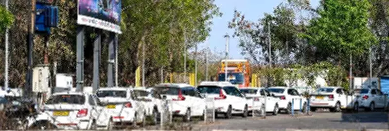 Nagpur CNG Crisis: West Asia Conflict Triggers Fuel Shortages, Long Queues