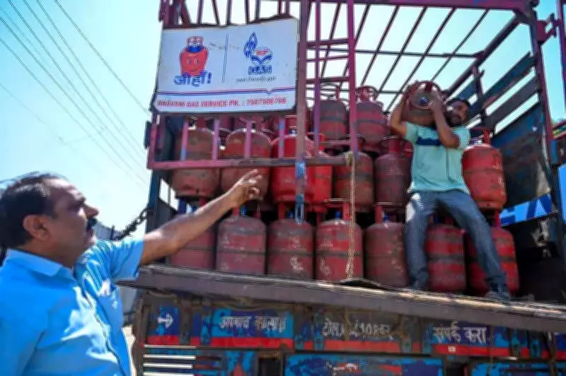 Nagpur Industries Face Crisis as LPG Rationing Hits Beyond Restaurants