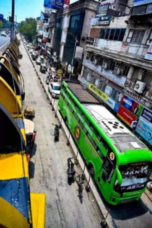 Nagpur's Gorakshan T-Point Crippled by Road Work, Causing Severe Traffic Chaos