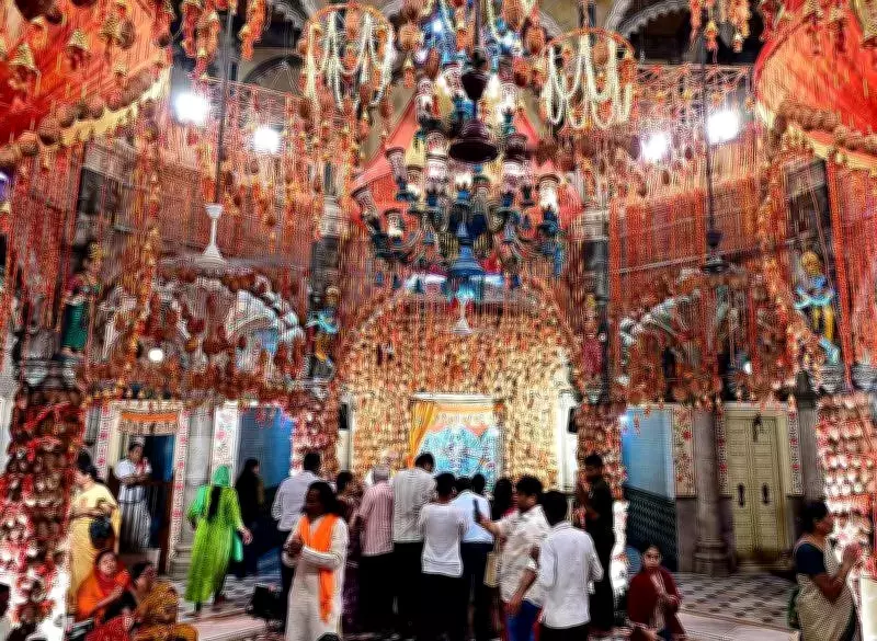 Nagpur's Poddareshwar Ram Mandir Marks 60 Years with Grand Shobha Yatra