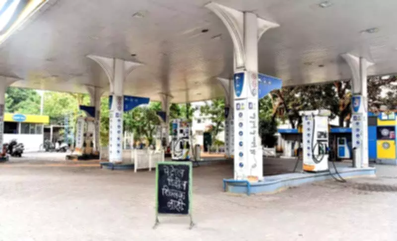 Nashik Fuel Crisis: Panic Buying Leaves Over 60% of Petrol Pumps Dry