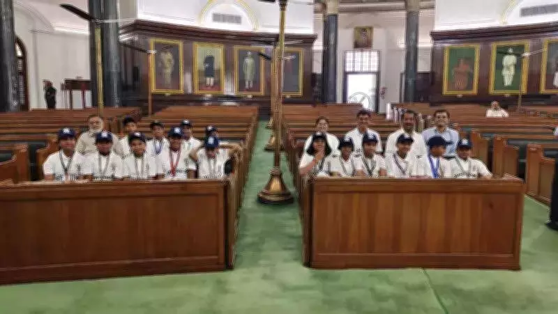 Nashik ZP Students Visit Delhi on Educational Tour After Winning Spelling & Maths Bees