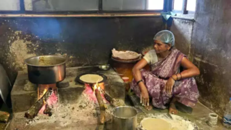Navi Mumbai Restaurant Defies LPG Crisis with 7-Year Firewood Cooking Tradition