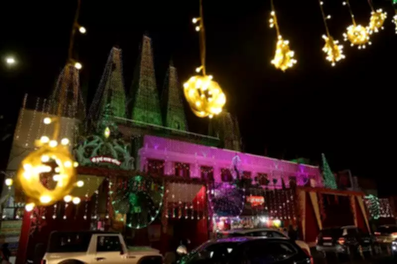 Navratri Begins in Ludhiana Amid Rain, Devotees Throng Temples for Auspicious Start