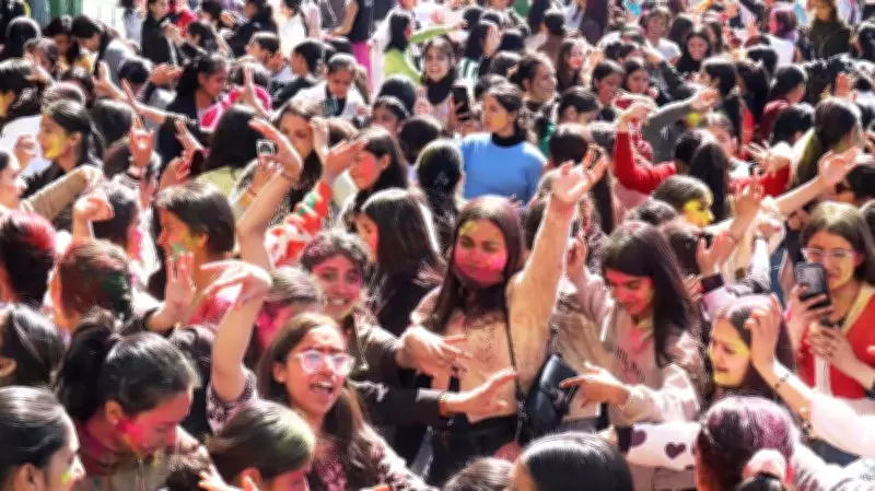 North India Dazzles in a Rainbow of Colors During Holi Festivities