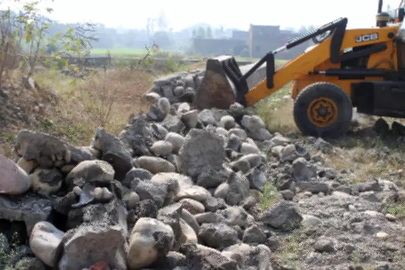 Patiala Authorities Demolish Illegal Platforms Blocking Old Lal Bagh Lane