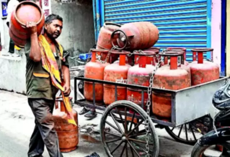 Patna Residents Anxious as LPG Cylinder Booking Gap Extended to 25 Days