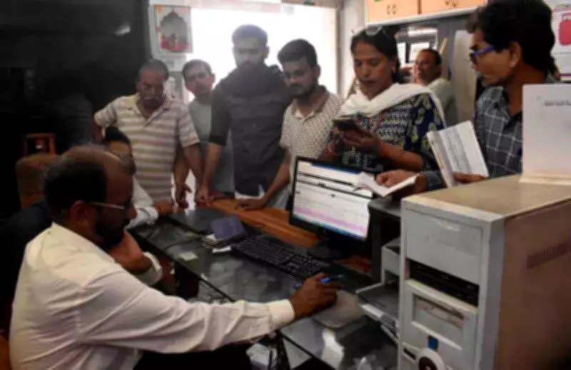 Prayagraj Hotels Switch to PNG Amid LPG Shortage from West Asia Conflict