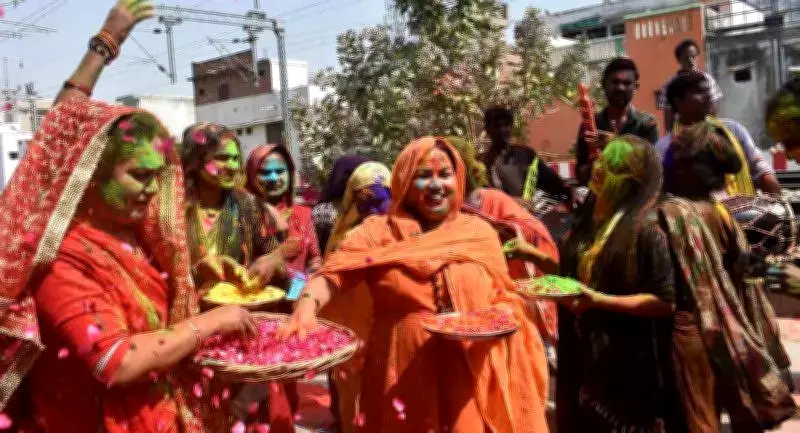 Prayagraj Police Boosts Holi Security with Patrols at 110+ Hotspots