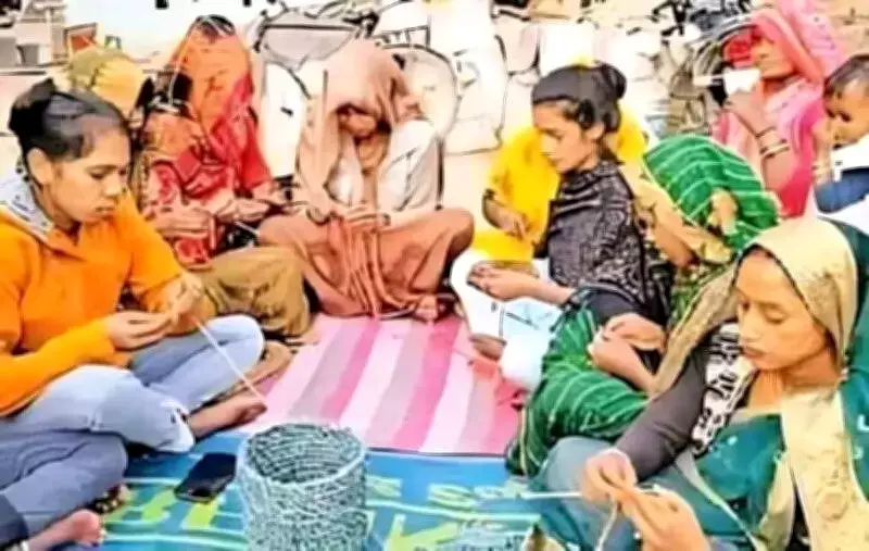 Prayagraj Women Transform Waste Polythene into Income Through SRLM Initiative