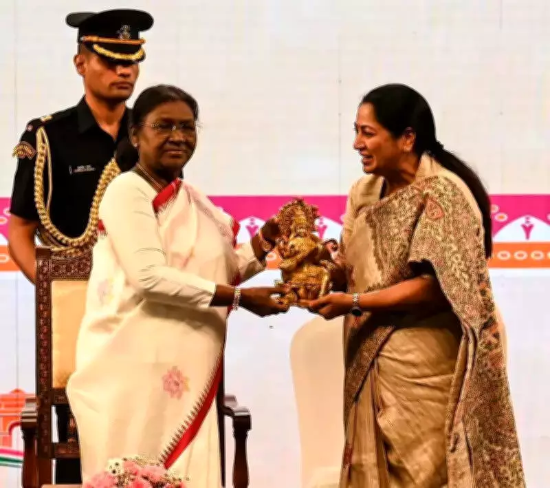 President Murmu Launches Delhi's Women Empowerment Schemes Including Free Bus Travel