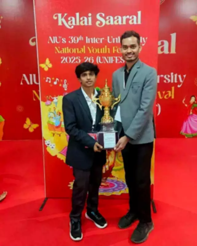 PRSU Student Someshwar Ganjir Wins Gold at National Hindi Elocution Competition