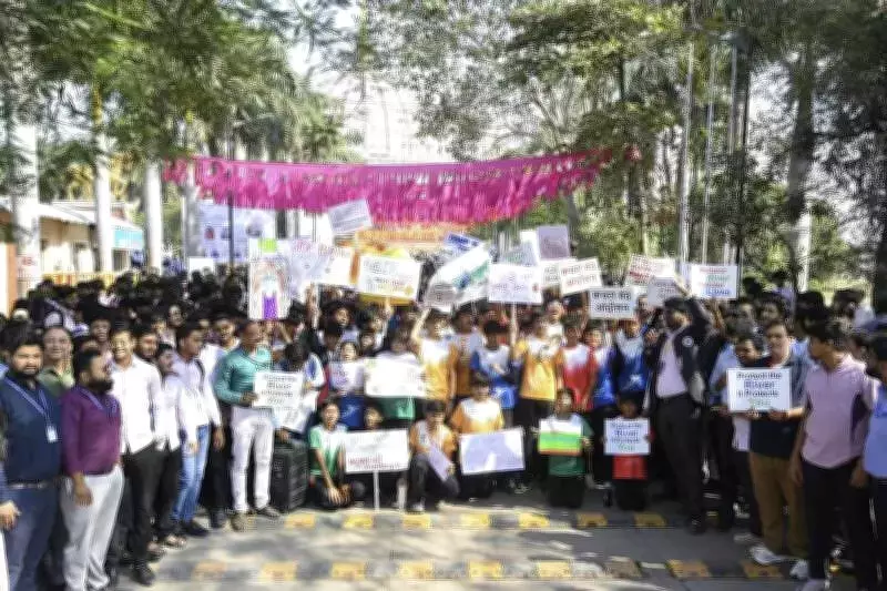 Pune Garbage Crisis Intensifies as MIT-ADT Students Block Trucks from Illegal Dumping Site