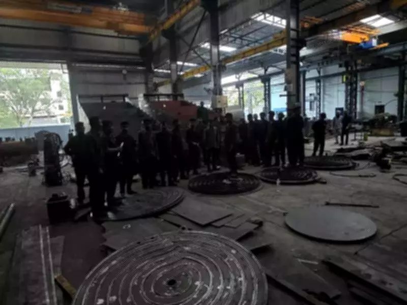 Pune MSMEs Face Labor Crisis as LPG Shortage Drives Migrant Workers Home