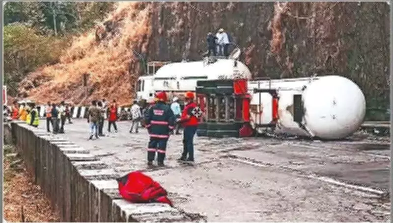 Pune-Mumbai Expressway's Rs 16,000 Crore 10-Lane Expansion Awaits Final Approval