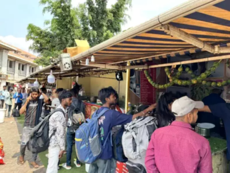 Pune Railway Station Eateries Face Closure Amid Severe LPG Crisis