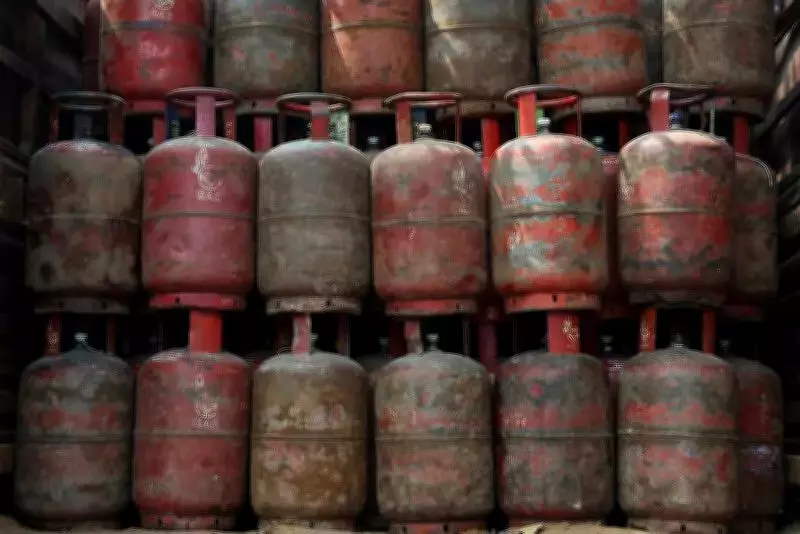 Pune Restaurants Face Closure as LPG Shortage Cripples Eateries, NRAI Reports