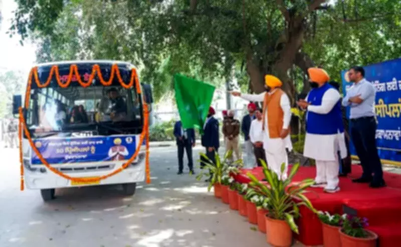 Punjab CM Bhagwant Mann Flags Off 8th Batch of Principals for Singapore Training