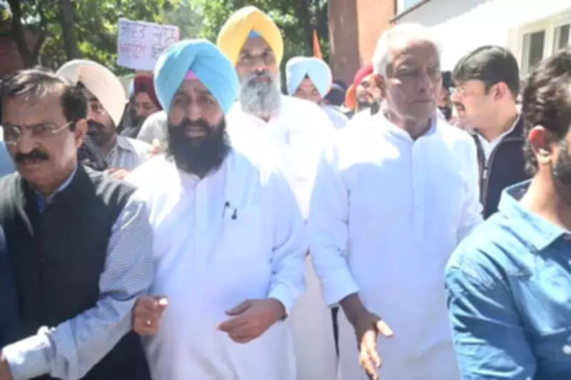 Punjab Opposition Leaders Detained in Chandigarh Protest Over Warehousing Officer's Death