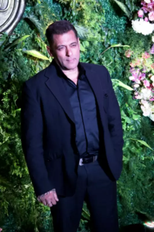 Salman Khan and Hrithik Roshan Attend Trade Analyst Komal Nahta's Son's Pre-Wedding Bash