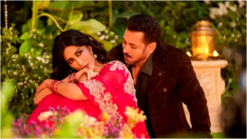 Salman Khan Films Teases Third Song 'Chand Dekh Lena' from 'Maatrubhumi'