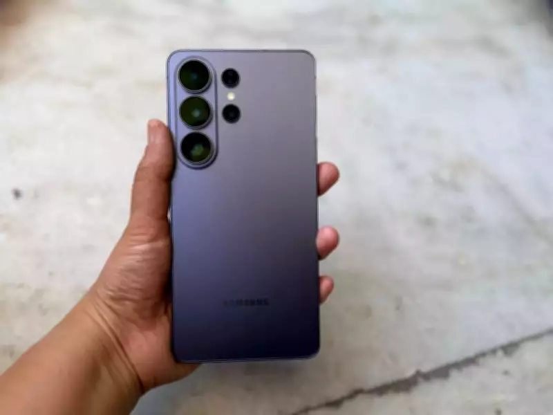 Samsung Galaxy S26 Ultra Review: A Refined Powerhouse with Privacy Display & AI