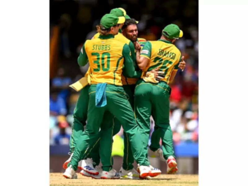 Santner Praises South Africa's Bowling After NZ's Heavy T20I Series Opener Loss